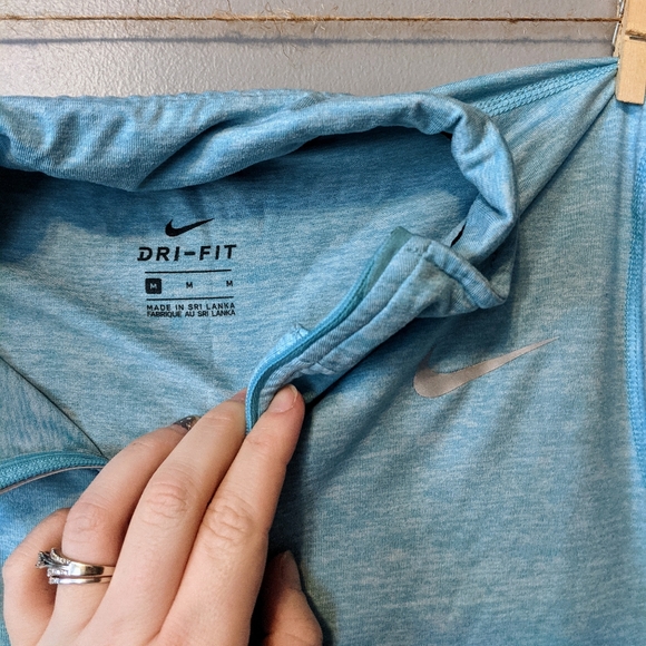 Nike Dri-Fit Long Sleeve Athletic Shirt Medium - Picture 3 of 7